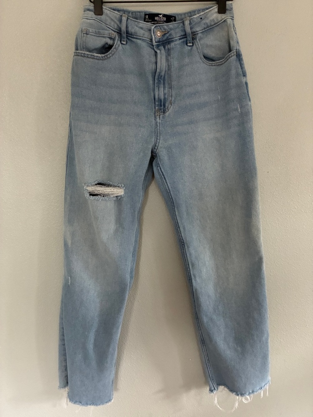 Hollister High Rise Crop Jeans Light Wash Distressed Raw Hem Women’s Size 5